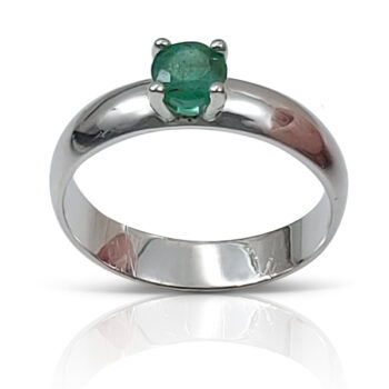 Emerald engagement ring