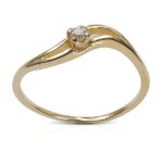 Fine diamond engagement ring – delicate solitaire