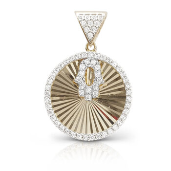 A beautifully engraved Hamsa pendant decorated with zircons